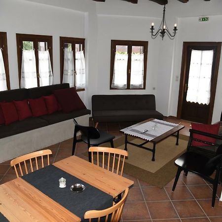 Karpofora Traditional Guesthouse Miléai Eksteriør billede